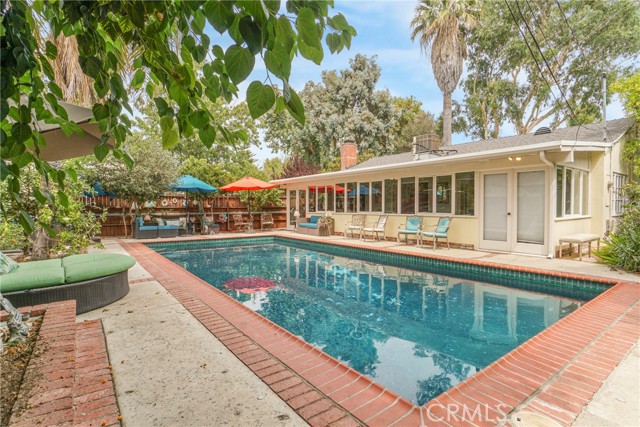 5223 Alhama Drive, Woodland Hills CA: https://media.crmls.org/medias/07d10430-413c-4a75-974f-015bec306a26.jpg