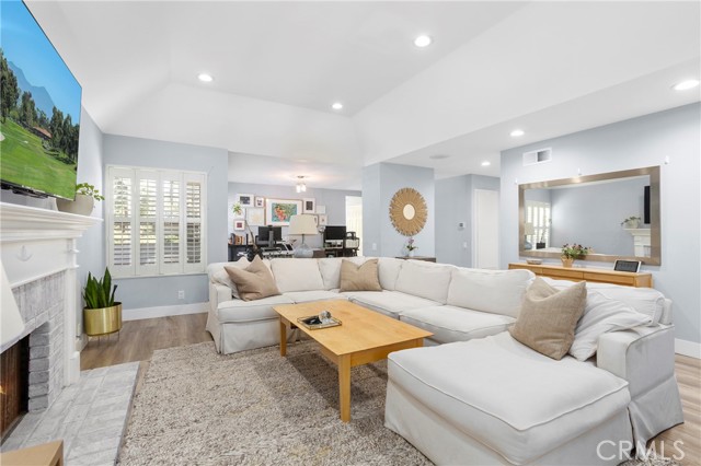 Detail Gallery Image 3 of 27 For 7 Onyx, Irvine,  CA 92614 - 2 Beds | 2 Baths