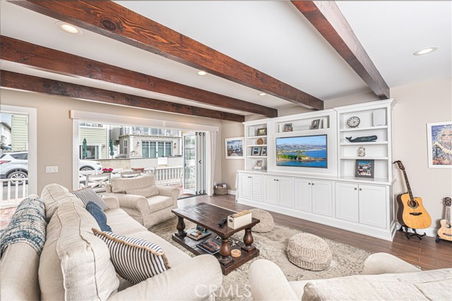 Detail Gallery Image 6 of 32 For 213 34th St, Newport Beach,  CA 92663 - 3 Beds | 3 Baths