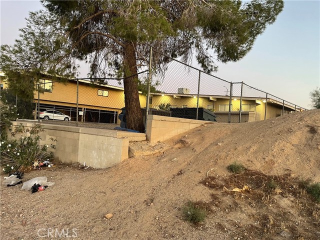 226 E Fredricks Street, Barstow, California 92311, ,Commercial Sale,For Sale,226 E Fredricks Street,CRSR23049077