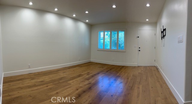 Detail Gallery Image 11 of 33 For 720 Meyer Lane #104,  Redondo Beach,  CA 90278 - 2 Beds | 2 Baths