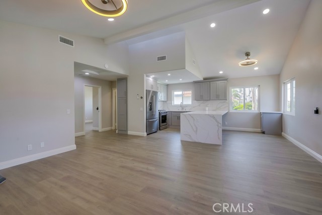 627 7th Street, Huntington Beach CA: https://media.crmls.org/medias/07d38f77-0fe8-4171-8b22-ab3918909ea6.jpg