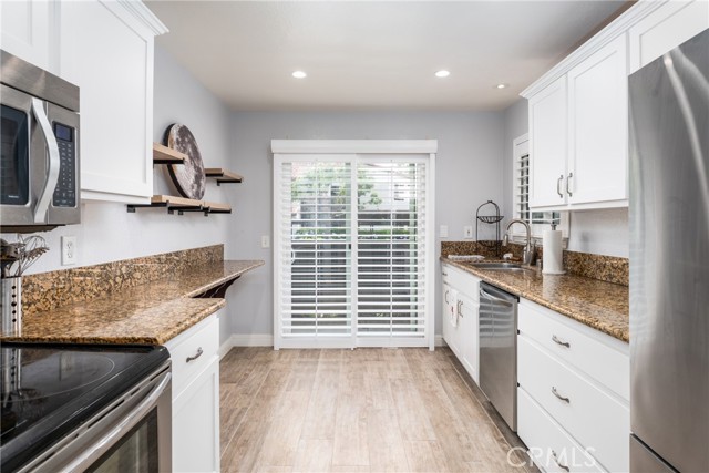 72 Corniche Drive, Dana Point CA: https://media.crmls.org/medias/07d39dbb-3fe5-44fb-8e86-9fe2c38af7ea.jpg