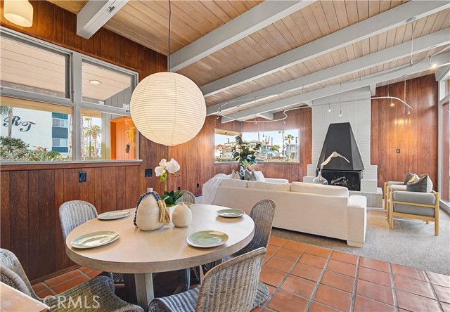 Detail Gallery Image 6 of 45 For 201 Avenue G, Redondo Beach,  CA 90277 - 4 Beds | 3 Baths