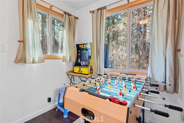 Detail Gallery Image 6 of 17 For 212 W Aeroplane Bld, Big Bear City,  CA 92314 - 2 Beds | 1 Baths
