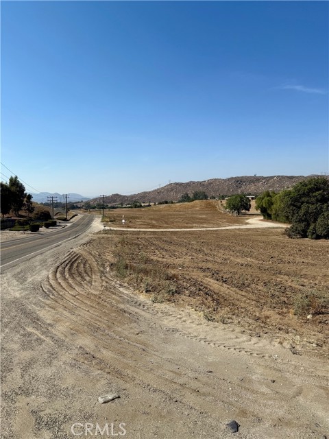 25 Juniper flats road, Nuevo CA: https://media.crmls.org/medias/07d4befd-92c7-49e5-bc50-057ea9b93c45.jpg