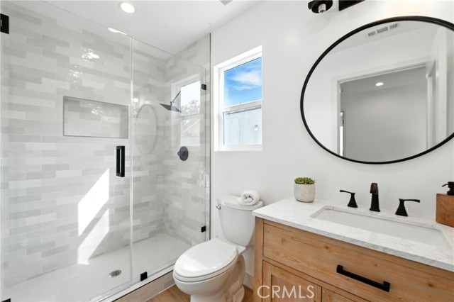 3031 3033 Vineyard Avenue, Los Angeles CA: https://media.crmls.org/medias/07d521e9-3b52-434c-b868-ae11209f68db.jpg