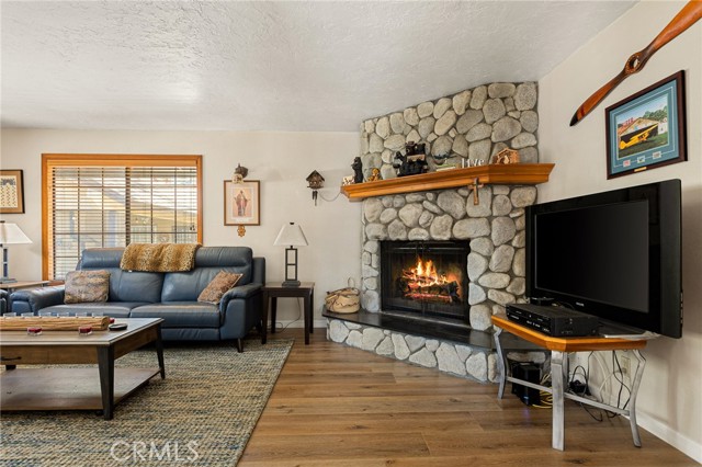 Detail Gallery Image 6 of 28 For 908 Tinkerbell Ave, Big Bear City,  CA 92314 - 3 Beds | 2 Baths