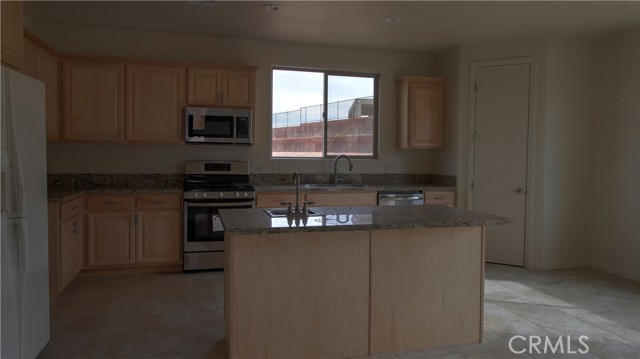 Detail Gallery Image 10 of 30 For 56925 Hidden Gold Ct, Yucca Valley,  CA 92284 - 4 Beds | 2/1 Baths