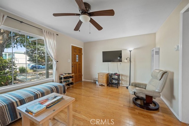1380 Longbranch Avenue, Grover Beach CA: https://media.crmls.org/medias/07d5eff4-e51d-48b1-8c74-f29eb3ac5526.jpg
