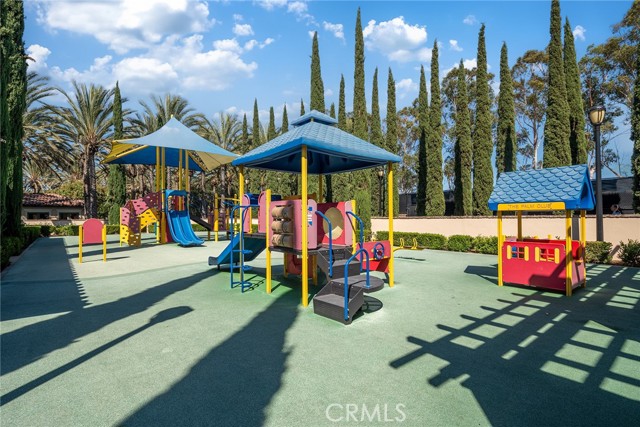 63 Splendor, Irvine CA: https://media.crmls.org/medias/07d61aa3-90c3-4d44-86f4-4e5a24b3e78c.jpg