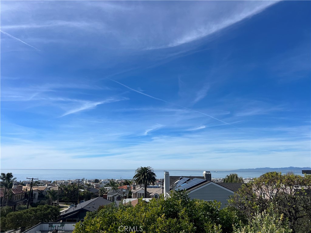 https://media.crmls.org/medias/07d69097-cbf0-4a78-a990-1f0da74d69d4.jpg?preset=X-Large