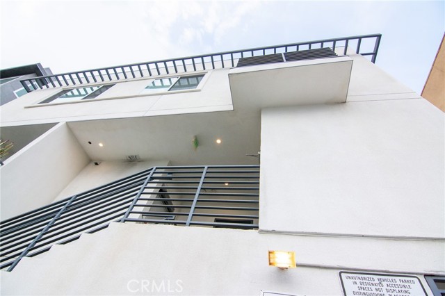 Detail Gallery Image 14 of 14 For 1183 Crenshaw Bld #201,  Los Angeles,  CA 90019 - 2 Beds | 2 Baths
