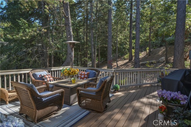 Detail Gallery Image 12 of 38 For 196 N Fairway Dr, Lake Arrowhead,  CA 92352 - 3 Beds | 2 Baths