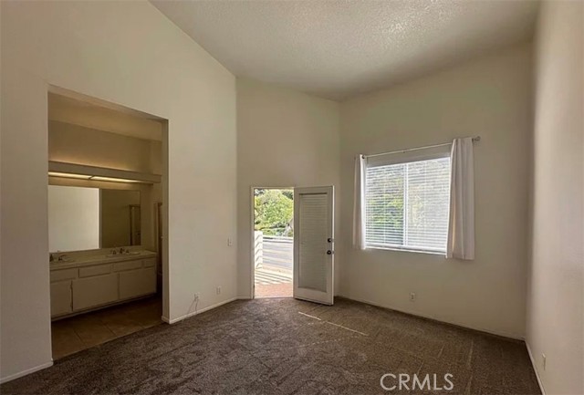 25524 #D Schubert Circle, Stevenson Ranch CA: https://media.crmls.org/medias/07d707e9-4102-4316-8594-49a655213465.jpg