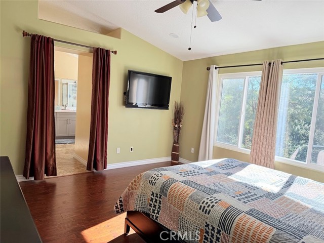 Detail Gallery Image 14 of 25 For 19718 May Way, Canyon Country,  CA 91351 - 4 Beds | 3 Baths