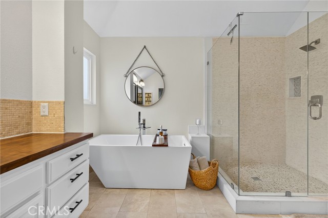 Detail Gallery Image 22 of 29 For 24456 Mockingbird Ct, Valencia,  CA 91355 - 3 Beds | 3 Baths