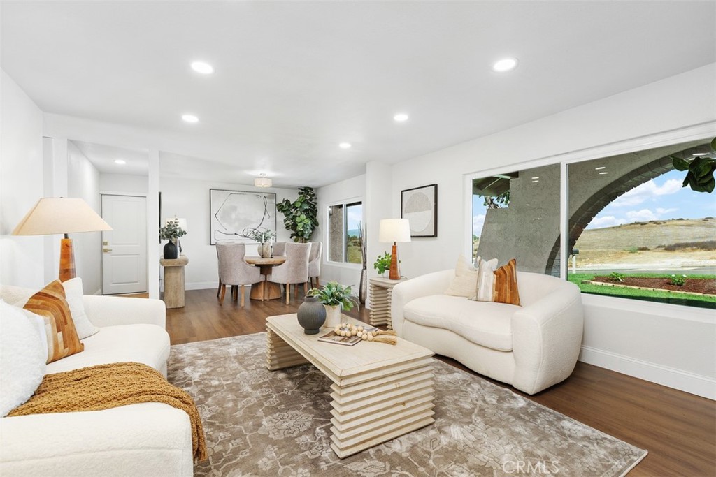 MLS #OC25217279 image #5