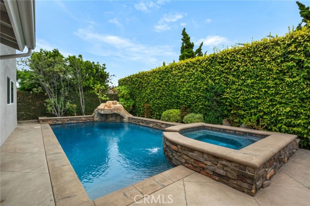 21192 Richmond Circle, Huntington Beach CA: https://media.crmls.org/medias/07d83905-f0a9-4749-9fce-bd558d3f034e.jpg
