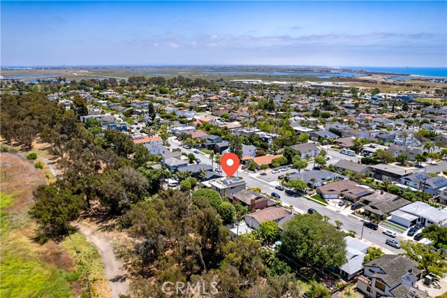 1335 Crestview Avenue, Seal Beach CA: https://media.crmls.org/medias/07d97371-07a0-4871-b4ff-adc9a614fcdd.jpg