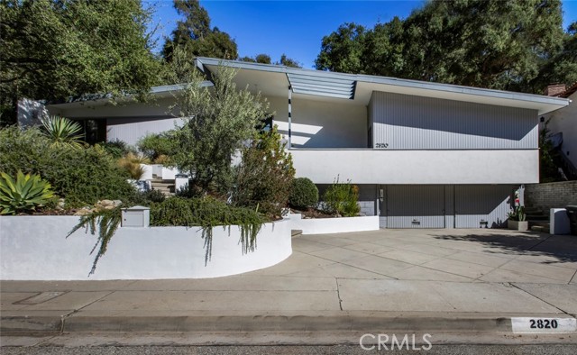 Detail Gallery Image 4 of 54 For 2820 E Chevy Chase Dr, Glendale,  CA 91206 - 2 Beds | 2 Baths