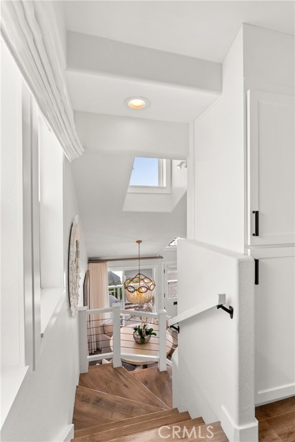 Detail Gallery Image 27 of 50 For 12 Anchorage Way, Newport Beach,  CA 92663 - 2 Beds | 2/1 Baths