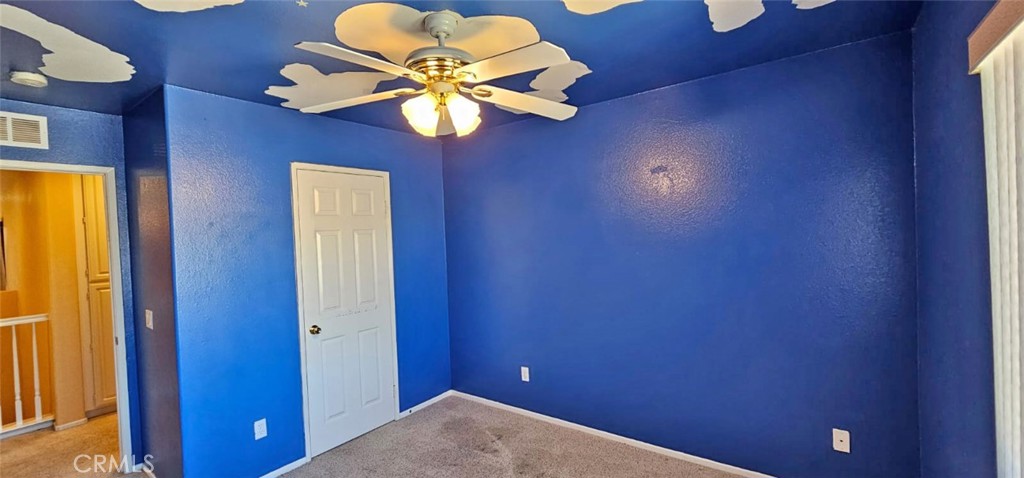 https://media.crmls.org/medias/07da52d4-32a4-4566-b249-435cfa98b40d.jpg?preset=X-Large
