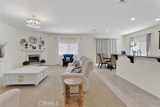 Detail Gallery Image 6 of 49 For 14267 Solterra Ln, Adelanto,  CA 92301 - 4 Beds | 3 Baths