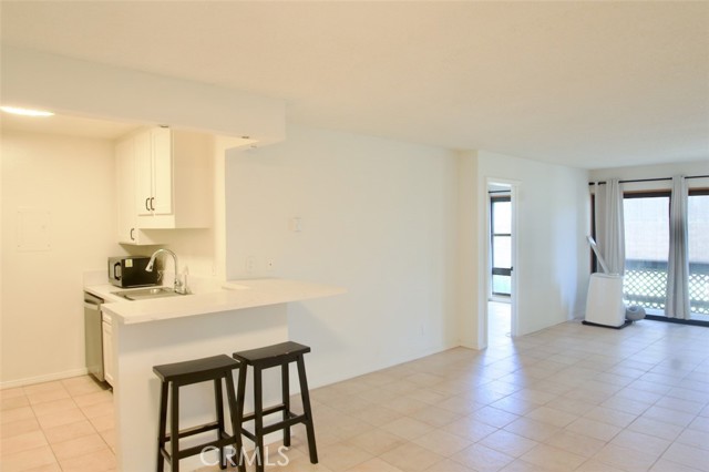 7765 W 91st Street, Playa del Rey CA: https://media.crmls.org/medias/07daf74e-bd48-424c-84de-1e162b905745.jpg