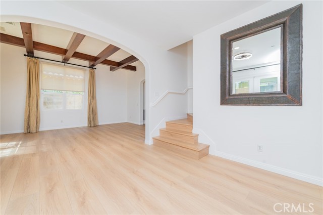 22 Arborside, Irvine CA: https://media.crmls.org/medias/07db19af-c19a-456c-b5d5-b67e6eb2bafd.jpg