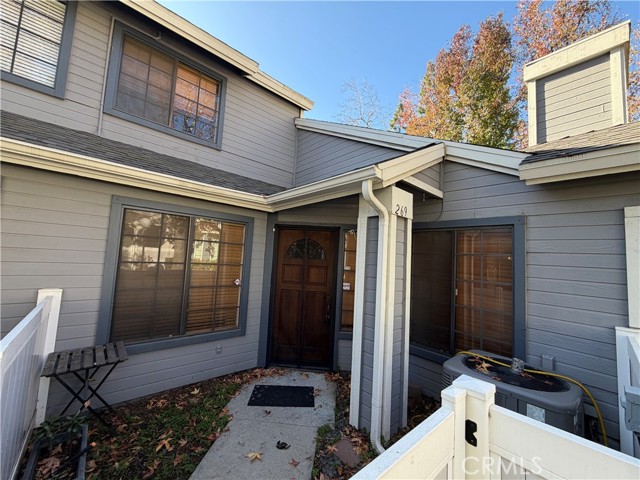 Detail Gallery Image 2 of 14 For 269 Alder Ct, Azusa,  CA 91702 - 2 Beds | 3 Baths