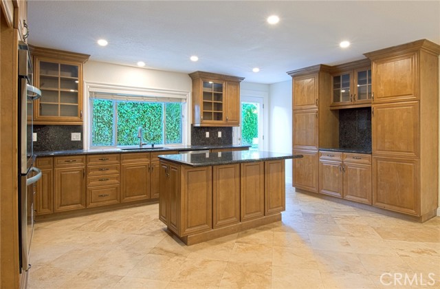 Detail Gallery Image 3 of 23 For 24946 Grissom Rd, Laguna Hills,  CA 92653 - 4 Beds | 2/1 Baths