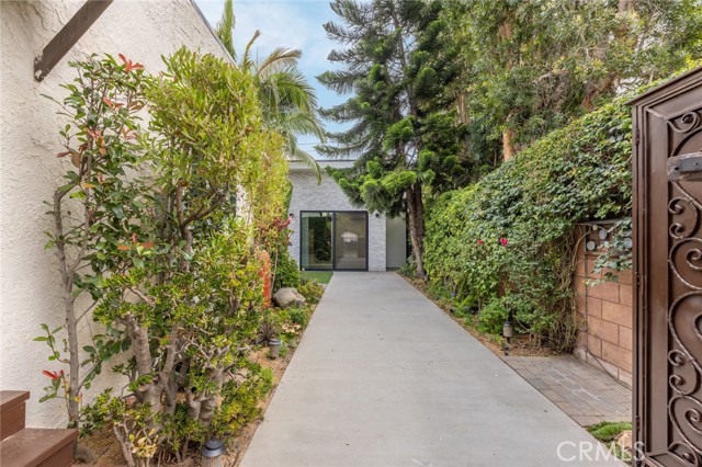 Detail Gallery Image 3 of 28 For 3916 Alla Rd, Los Angeles,  CA 90066 - 2 Beds | 1 Baths