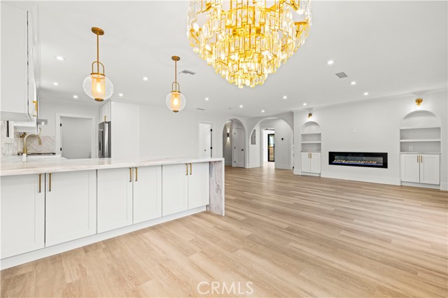 Detail Gallery Image 12 of 40 For 16243 Chatsworth St, Granada Hills,  CA 91344 - 3 Beds | 2 Baths