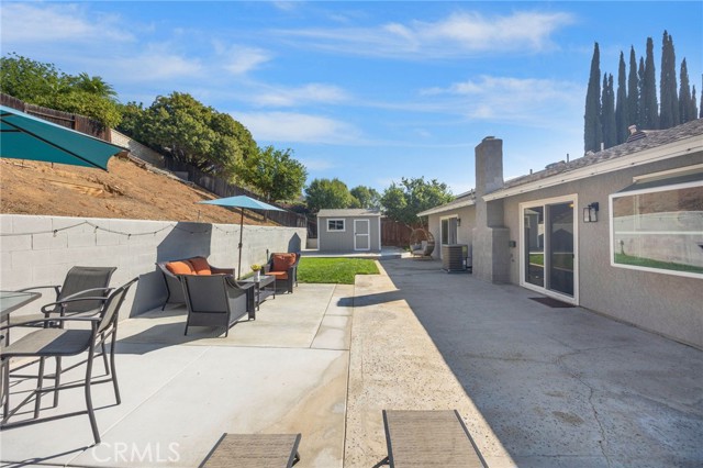 5828 Quiroz, Jurupa Valley CA: https://media.crmls.org/medias/07de3a7b-14d9-4a59-9225-7ec2ec44be7f.jpg