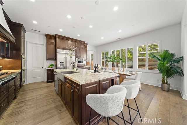 Detail Gallery Image 10 of 28 For 18 Windrow Rd, Tustin,  CA 92782 - 6 Beds | 5/1 Baths