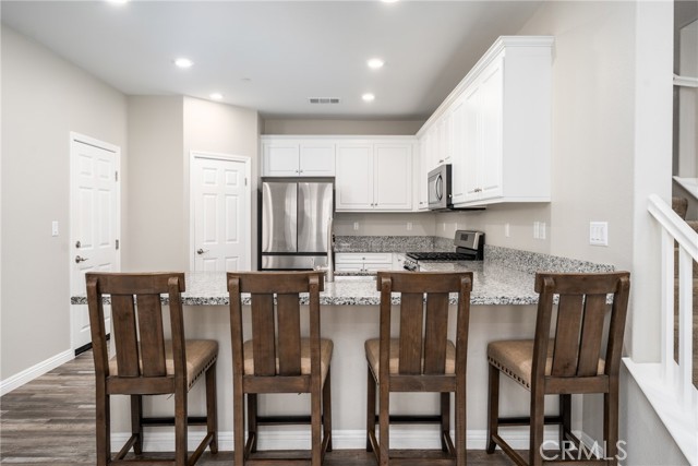 4775 S Bresse Paseo, Ontario CA: https://media.crmls.org/medias/07deabf1-df8b-4baa-8c8a-804adc499e10.jpg