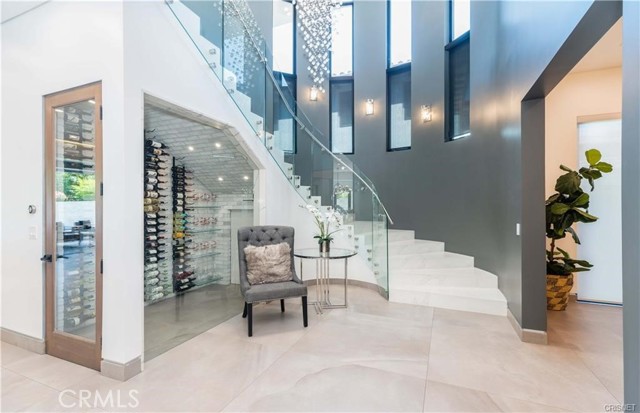 5239 Avenida Hacienda, Tarzana CA: https://media.crmls.org/medias/07def65e-63bc-4c69-aba9-cc73dc734278.jpg