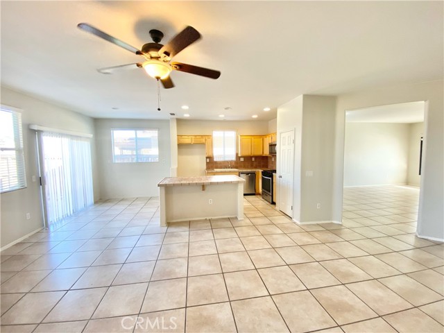 Detail Gallery Image 8 of 31 For 11720 Trailwood St, Victorville,  CA 92392 - 4 Beds | 2 Baths