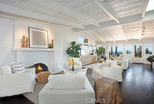 Detail Gallery Image 3 of 34 For 366 High Dr, Laguna Beach,  CA 92651 - 4 Beds | 4/1 Baths