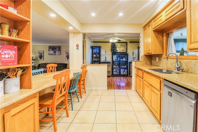 Detail Gallery Image 4 of 22 For 833 S Kouri, Anaheim,  CA 92804 - 3 Beds | 2 Baths