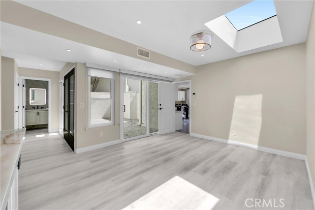 5 Crest Circle, Corona del Mar CA: https://media.crmls.org/medias/07e097ba-6f23-4bde-bb21-6ce946816b0d.jpg