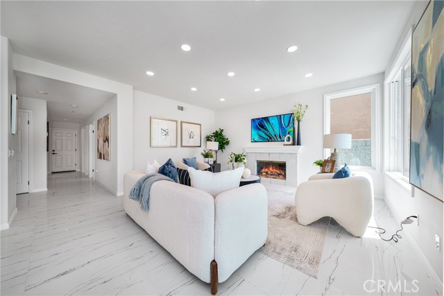 11 High Bluff, Laguna Niguel CA: https://media.crmls.org/medias/07e0afb8-52d5-48f6-a400-b9ef3e5d6461.jpg