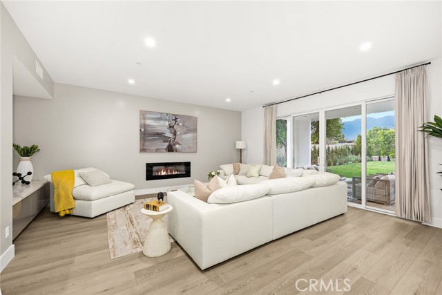 Detail Gallery Image 10 of 40 For 3815 Sycamore St, Pasadena,  CA 91107 - 5 Beds | 5/1 Baths