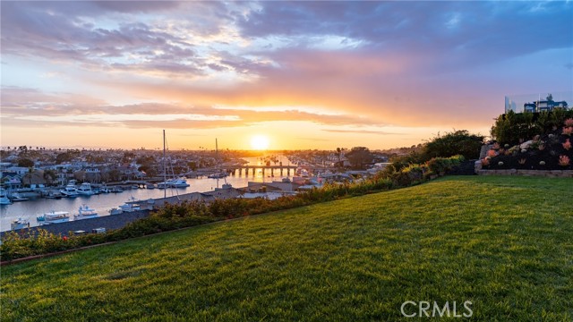 Detail Gallery Image 35 of 37 For 1409 Dolphin Terrace, Corona Del Mar,  CA 92625 - 5 Beds | 5/2 Baths