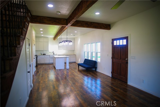 Detail Gallery Image 5 of 19 For 25143 Avenue 212, Lindsay,  CA 93247 - 3 Beds | 2/1 Baths