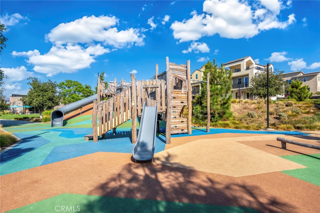 https://media.crmls.org/medias/07e1c40f-8cfd-4232-a821-fdd15d0019fa.jpg?preset=X-Large