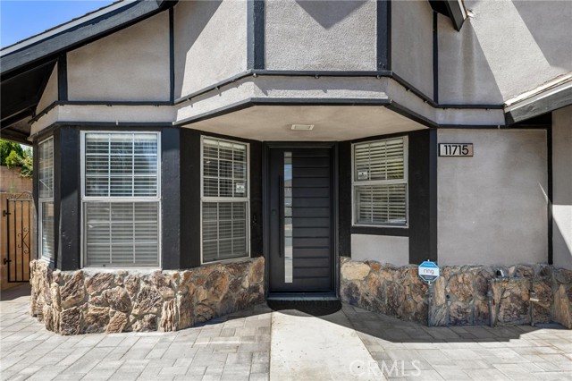 Detail Gallery Image 4 of 60 For 11715 Garrick Ave, Sylmar,  CA 91342 - 3 Beds | 2 Baths