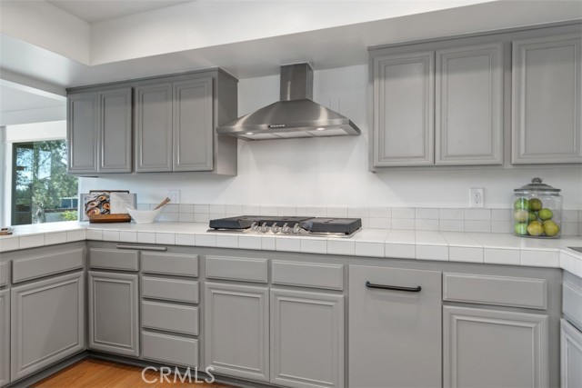 270 Old Ranch Road, Seal Beach CA: https://media.crmls.org/medias/07e31031-8f91-4b14-8470-1ebdce3fd074.jpg