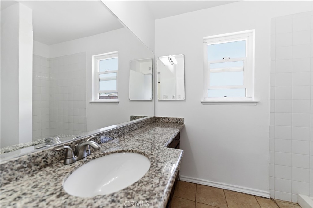 https://media.crmls.org/medias/07e31fee-178c-42e2-b816-14359155374c.jpg?preset=X-Large